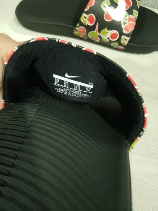 nike kawa slide se picnic cherry