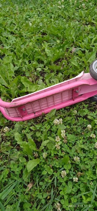 Самокат для дівчинки