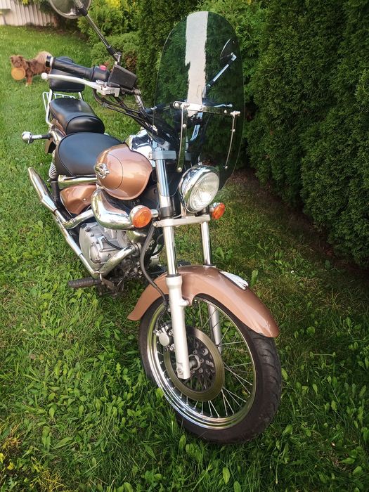 Suzuki. Intruder 125