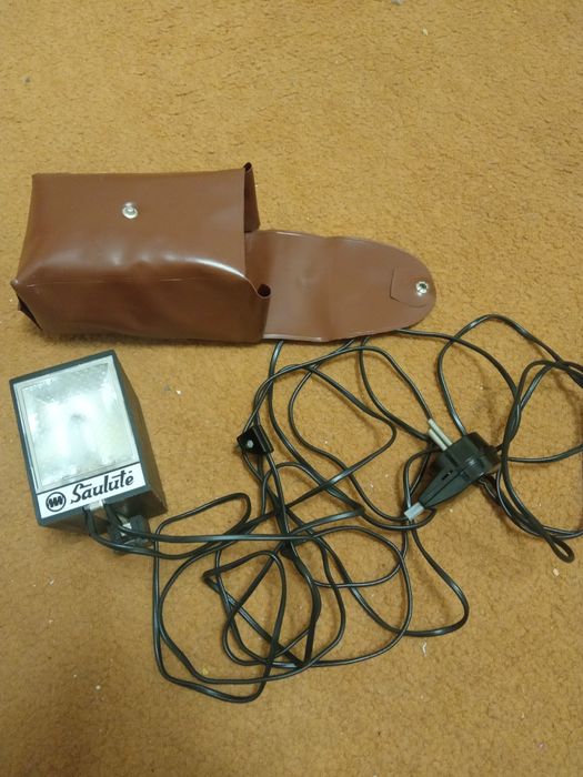 Продам фотовспышку для плёночного фотоаппарата