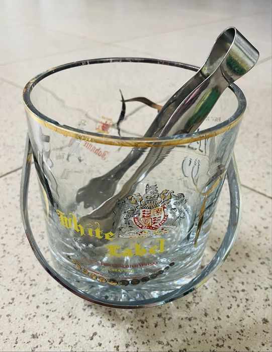Conjunto de 5 copos e um suporte para gelo com pinça