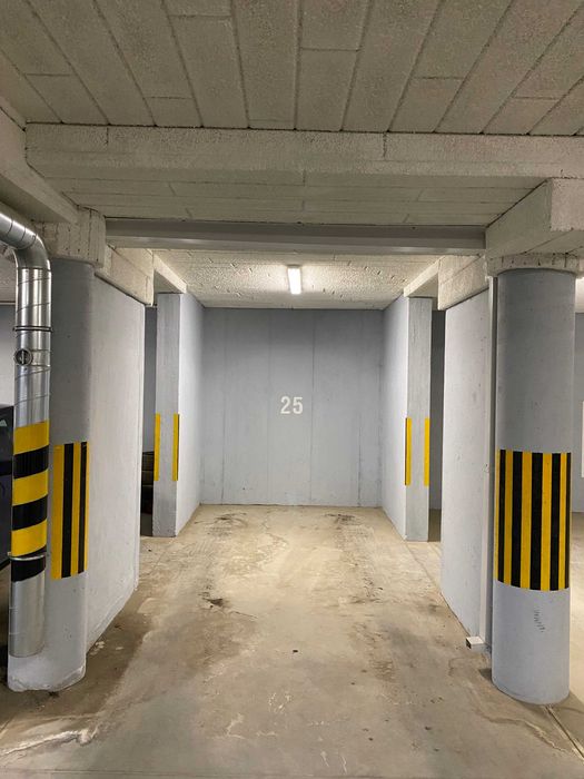 Miejsce w hali garażowej