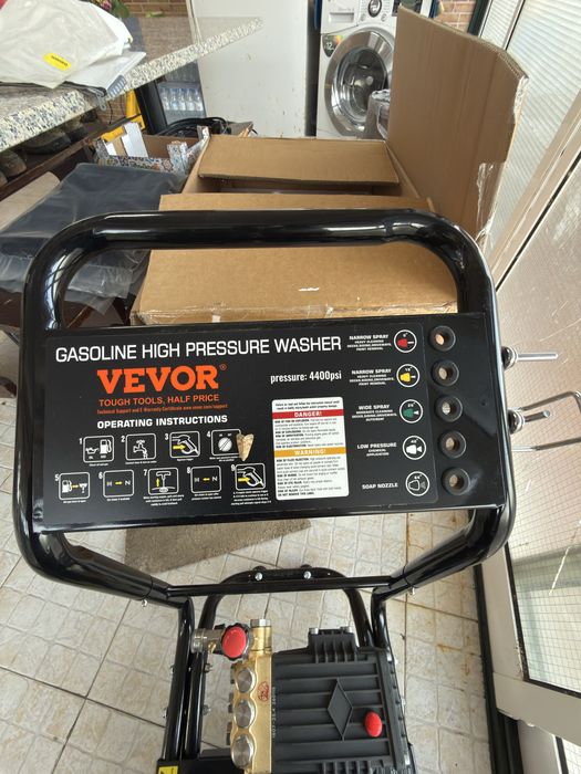 Lavadora de Alta Pressão a Gasolina VEVOR 4400 PSI / 15L/min – Como Nova