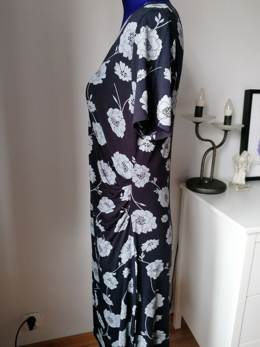 Sukienka firmy Claire