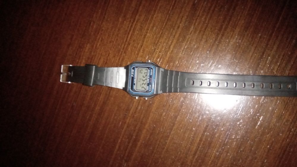 Relógio de pulso digital NOVO