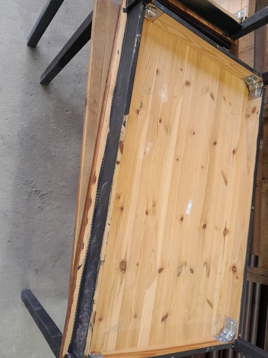 6 mesas e 3 cadeiras