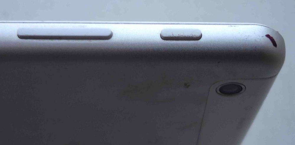 планшет Acer Iconia Tab A1-830