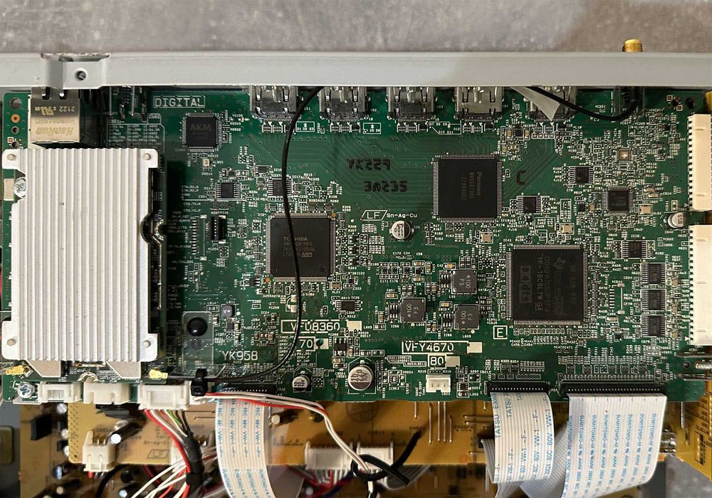 Ресивер Yamaha RX-V4A не ВМИКАЄТЬСЯ