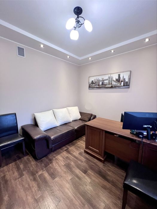 Продаж чудового будинку біля лісу