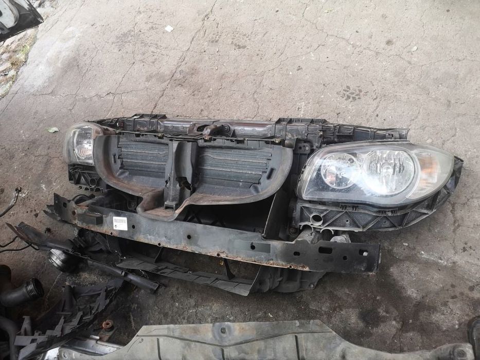 Pas przedni chłodnice Bmw E87 2.0 d n47