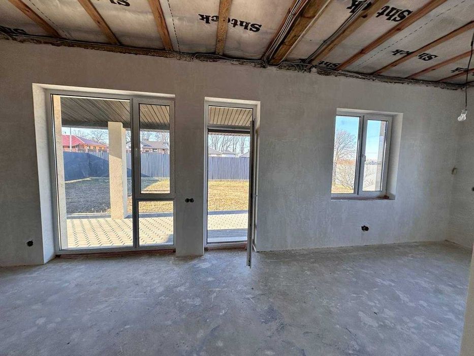 Буча! Одноповерховий будинок з частковим ремонтом і комунікаціями