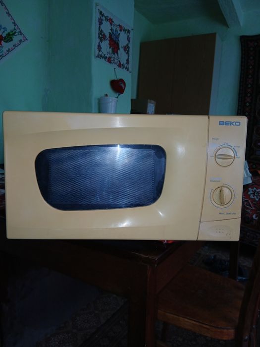 Продам мікрохвильову піч Beko