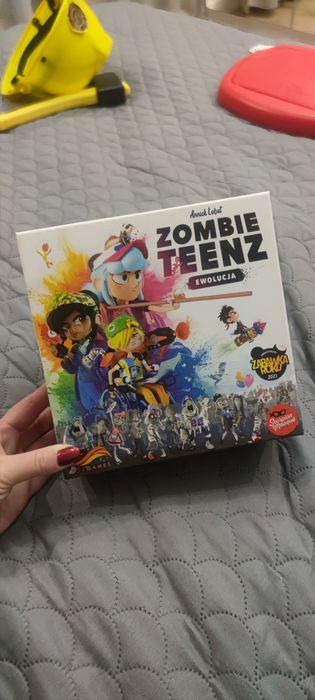Zombie teenz ewolucja gra