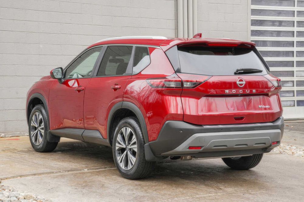 Nissan Rogue SV      2023