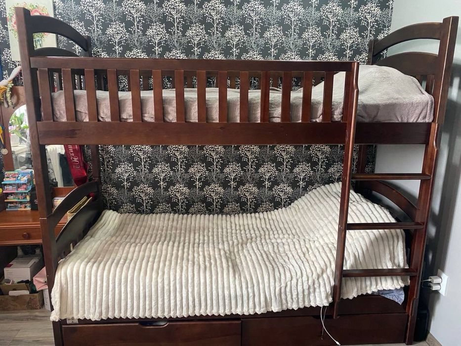 Двоярусне ліжко БУ