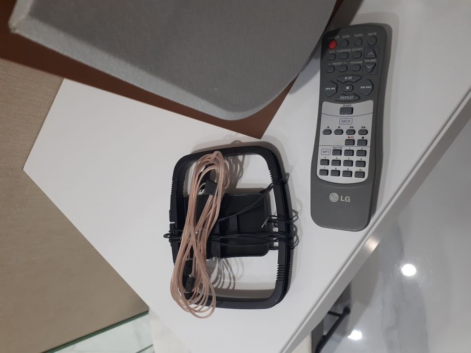 Продам музыкальный центр LG