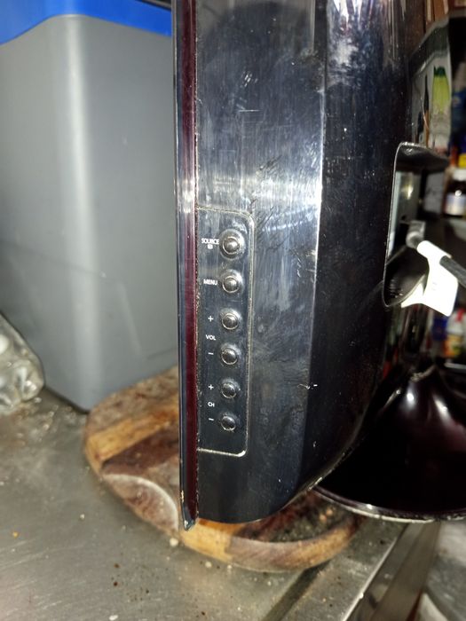 2 tvs LG e sanguesum pouco uso