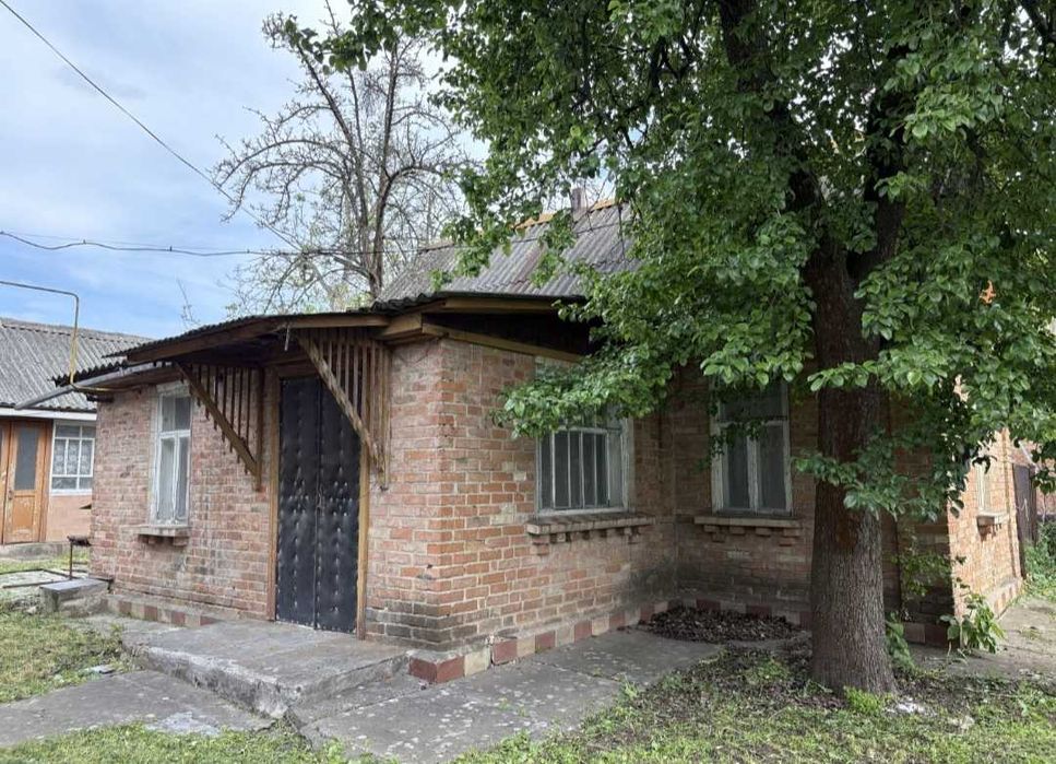 .Продаж будинку у с. Білозір'я.
