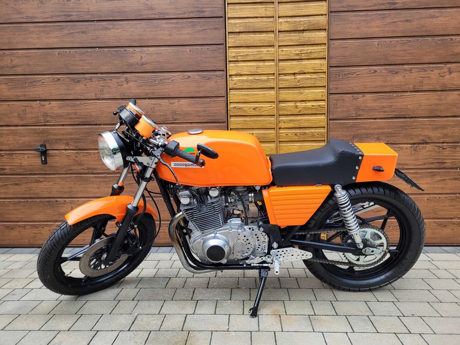 Suzuki GS 450 Cafe Racer Style