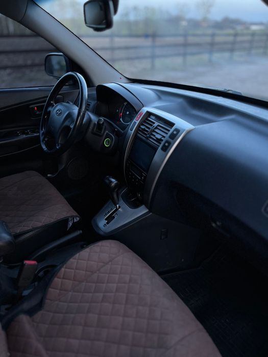 Автомобіль HYUNDAI