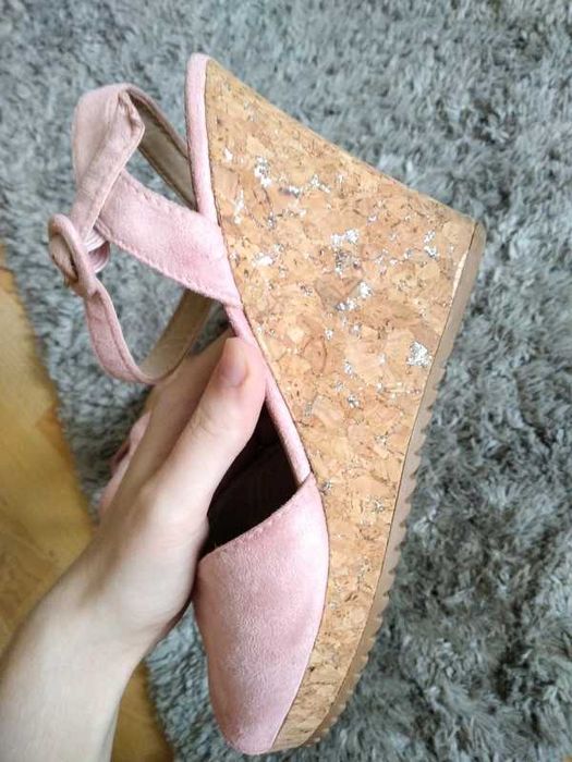 Różowe buty sandały na obcasie brokatowe barbie