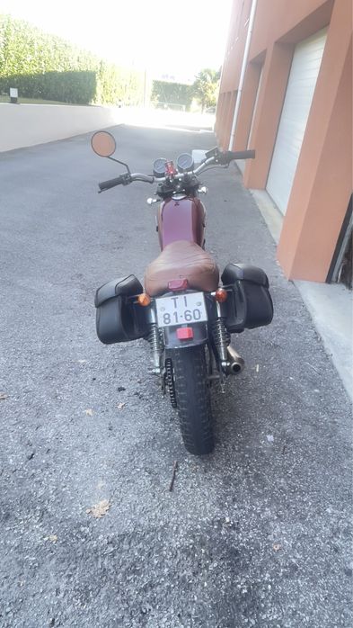 Suzuki GN 250.