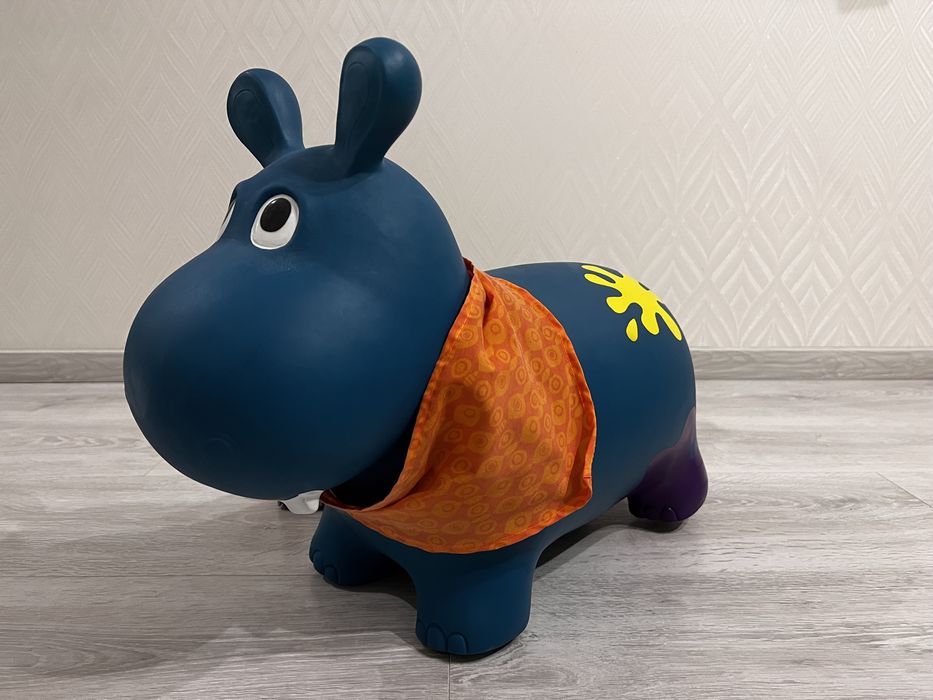 Бататострибун гіпопотам