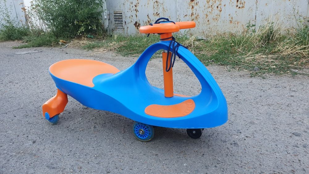 Машинка- самокат.