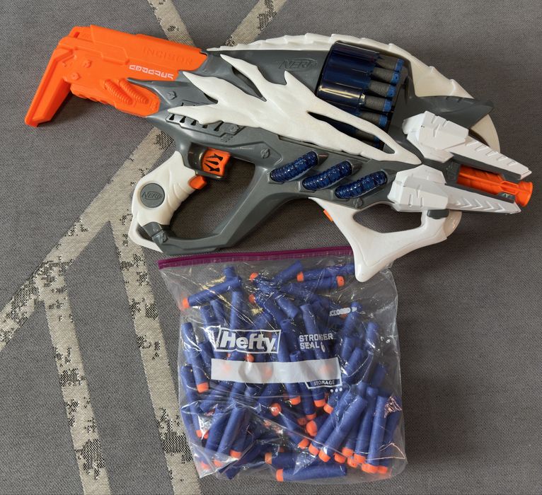 Бластер NERF Alien Menace Incisor