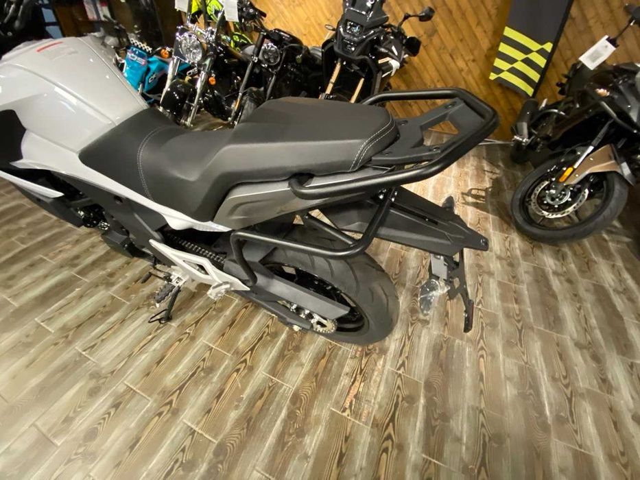 Мотоцикл CFMOTO 700MT