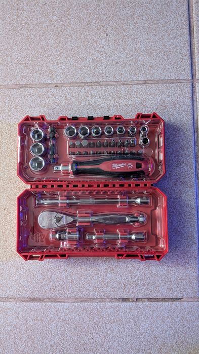 Jogo Chaves Caixa e Bits 1/4" Milwaukee 38 Peças Novo