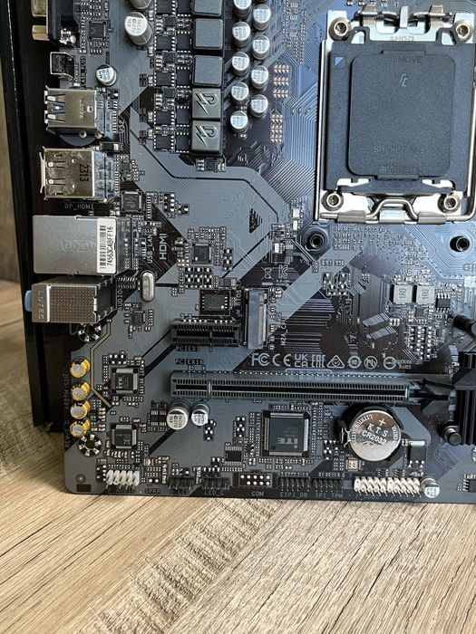 Gigabyte A620M S2H / материнська плата / AM5 / DDR5