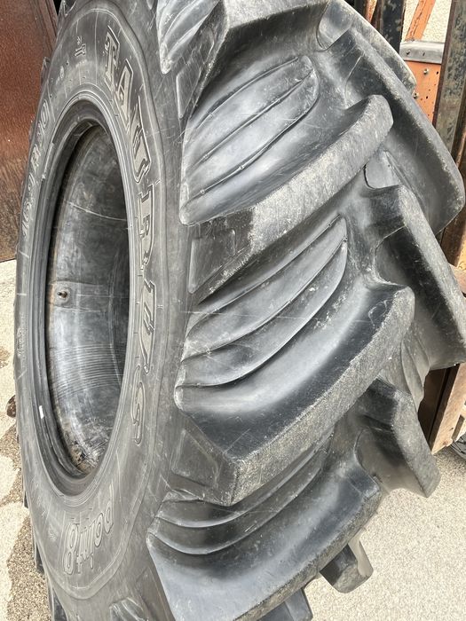 Pneu trator, Taurus Point8, como novo 16,9 R30 - 420/85 R30