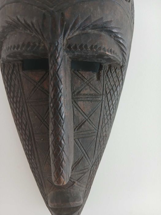 Máscaras africanas autênticas e muito antigas