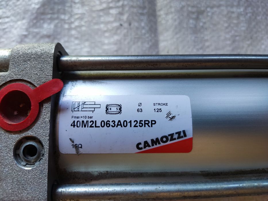 Пневмоцилиндр  camozzi.