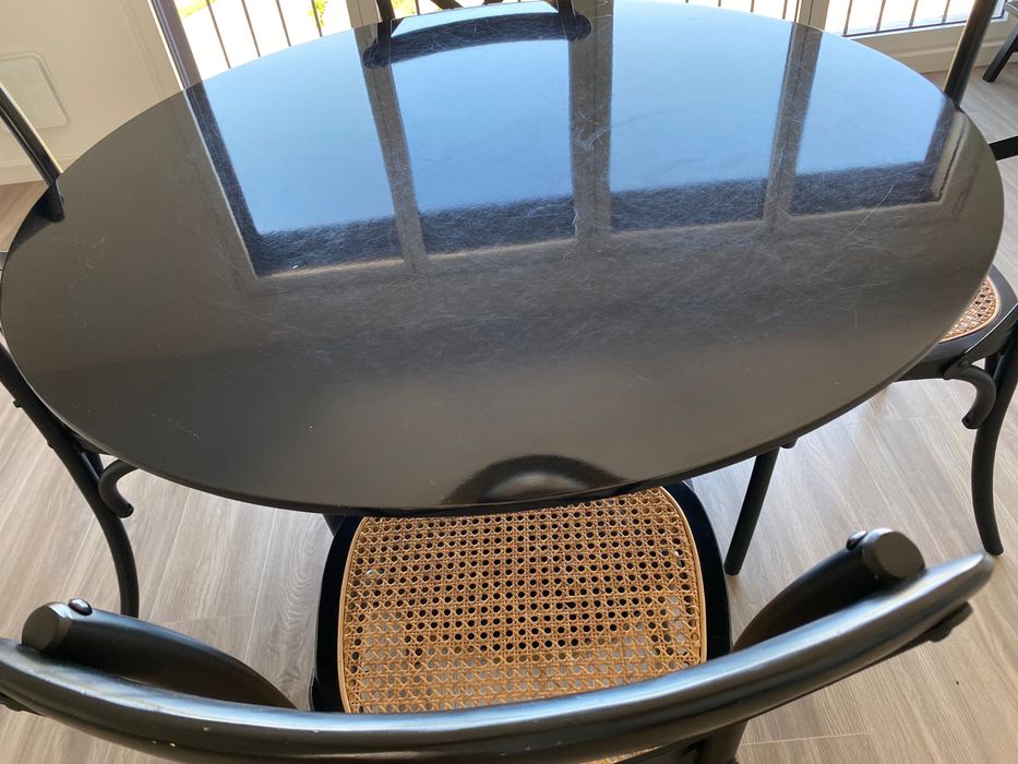 Mesa jantar com 4 cadeiras em vime