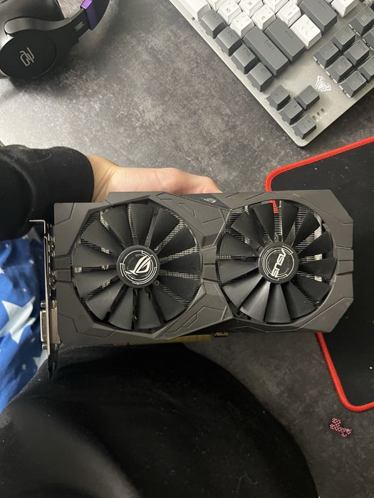 Продам відеокарту ASUS ROG STRIX GTX 1050 2GB