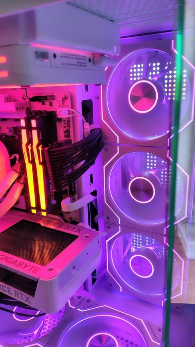 Pc gaming 5070 12GB DDR7 Ryzen 7 9800x3D AM5 16GB DDR5