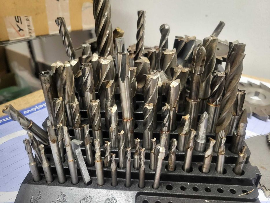 Duży zestaw frezów do obróbki metalu – Trzpieniowe i Tarczowe HSS, VHM, CNC, na frezarka tokarka