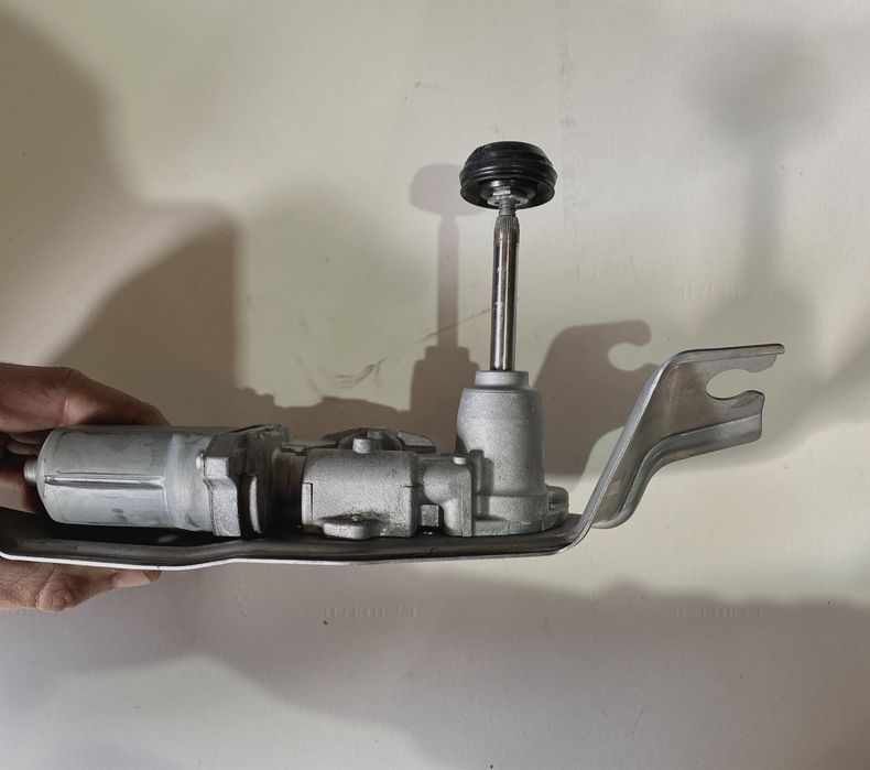 Моторчик заднього двірника Mazda CX-5