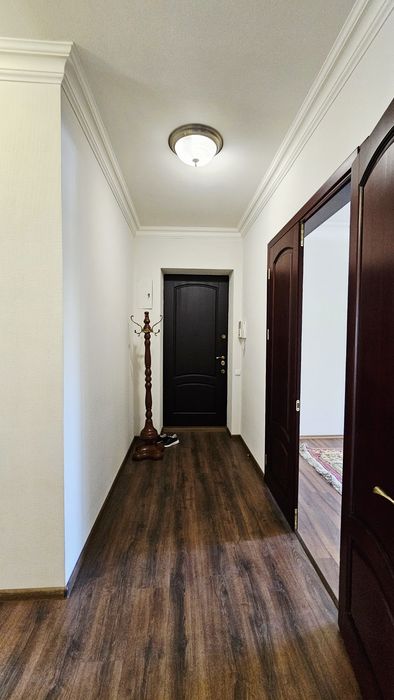 Продам 3кв. Центр, сталинка 2 этаж, гараж, набережная