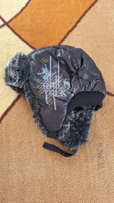 Ciepła czapka uszatka dla chłopaka z napisem Rail Talk