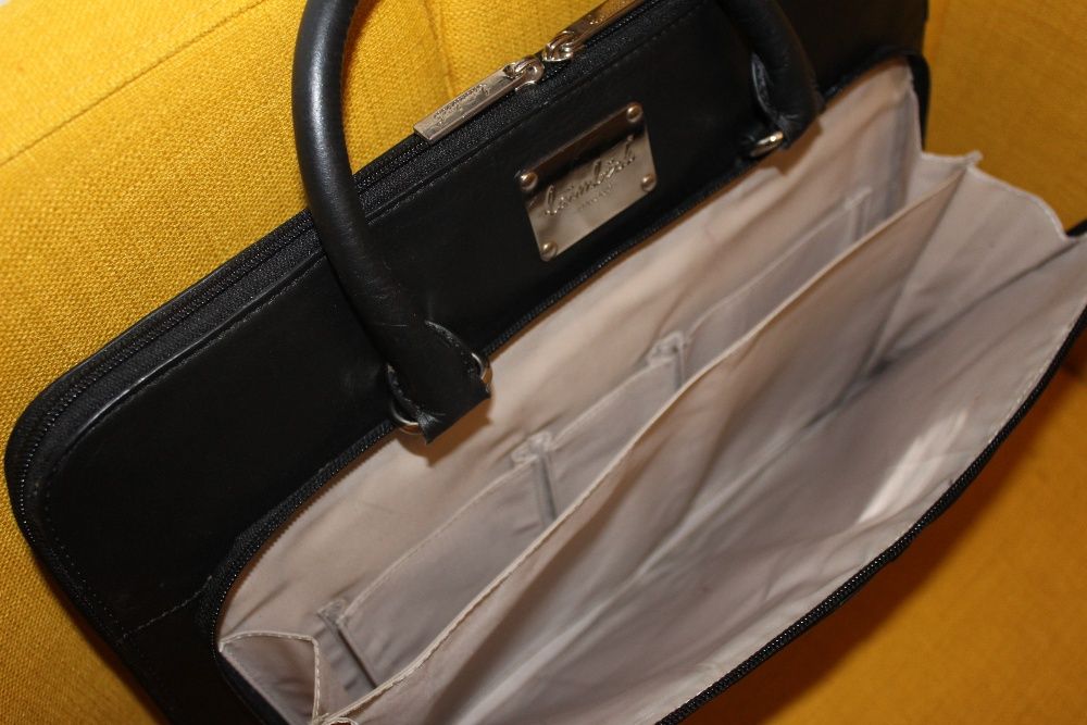 Mala de portátil em pele