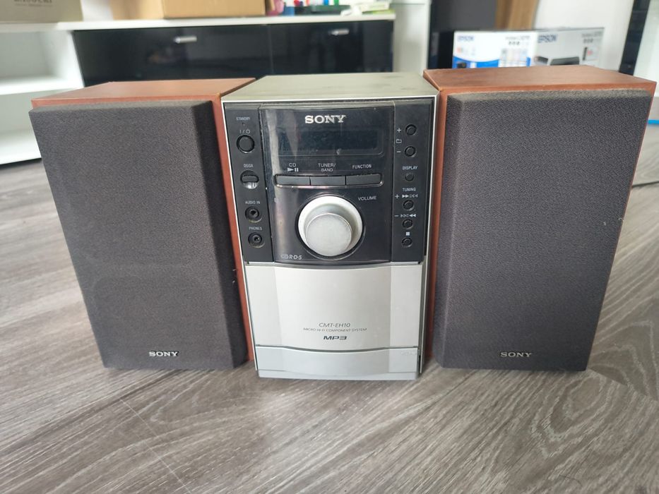 Mini wieża z głośnikami Sony. Sprawna