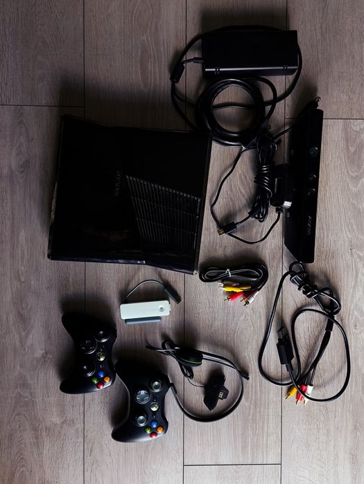 Xbox 360 Slim 250 gb +Kinect
