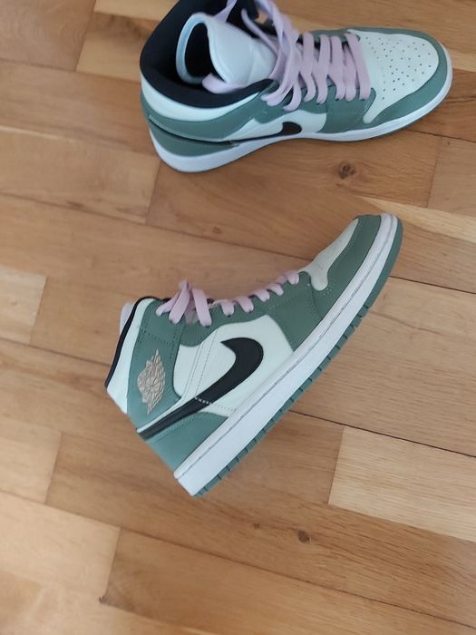Jordan 1 Mid Dutch Green