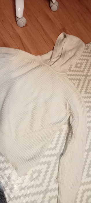 Sweter damski z kapturem M