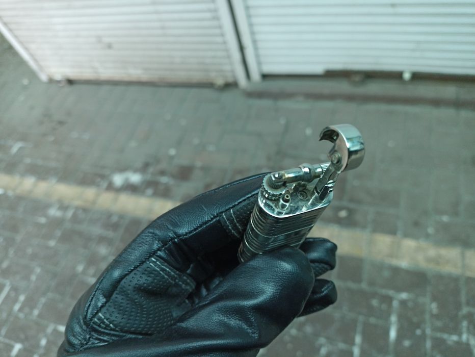 Винтажная зажигалка Yabao