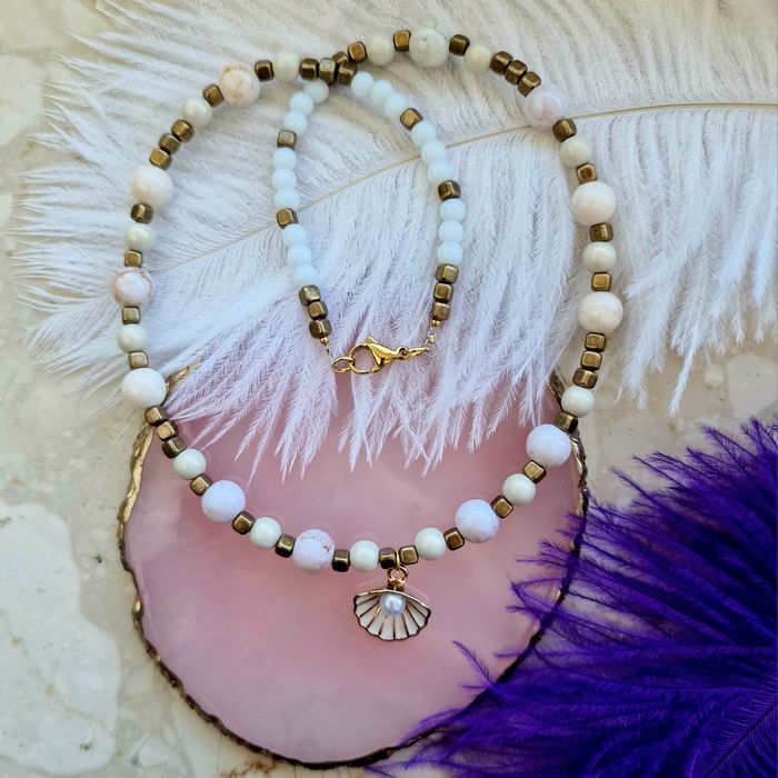 Naszyjnik z koralików z muszelką