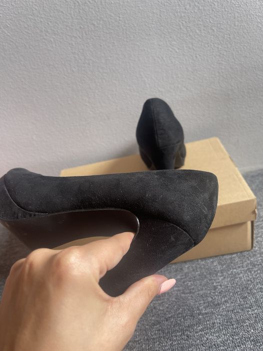 Czarne szpilki even&odd